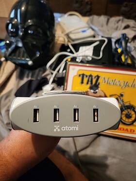 At1113 Atomis 841856111249 Magnecharge Wall Charger - 4 Usb Ports Grade A White Surge