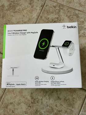 1888333 Belkin Boost Charge Pro 3-in-1 Wireless Charger With Magsafe 15w