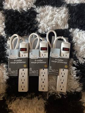 Complete Home 049022853737 Lot Of 3 - 6 Outlet Smart Surge Protector 120 Vac 15a 60hz 600v