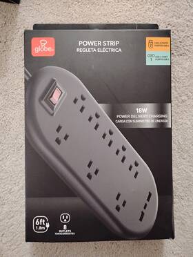 Globe 058219782026 6ft 8 Outlet Power Strip With 3 Usb Ports By