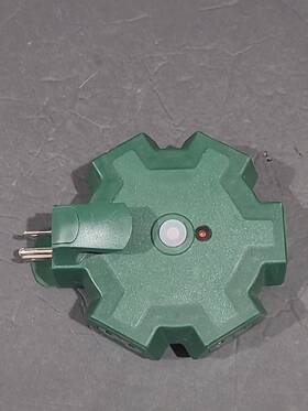 Hdx 818897011265 5-outlet Outdoor Power Hub Grounded Outlets With Indicator Light .new