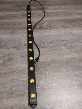 10101010101010 Heavy Duty Power Strip 12 Outlet Plastic Surge Protector 4 Ft Indoor Cord