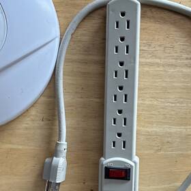 Mr6dts Intetek 6-outlet Surge Protector Power Strip On/off Switch 5ft Beige Cable