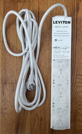 5306m-1n5 Leviton Hospital Medical Grade Power Strip Minimally Used Bonus Bag