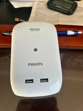 Philips 030878518246 Surge Protector Wall Tap With Dual Usb Charging 6-ac Grounded Outlets