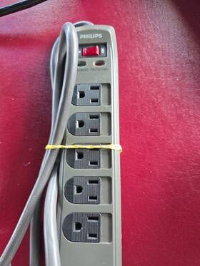 Spp1137 Philips Essential Surge Protector 6-outlet 120v Power Strip Model