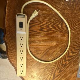 110-s6 Power Center 6-outlet Surge Protector Beige Short Cord On/off Switch