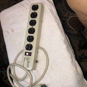 Qvs-54390 Qvs Vtg Very Rare Heavy Metal 6 Ooutlet E99662 Power Surge Protector Ul Lite Up