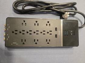 Rf-hts2223 Rocketfish Rocketfish- 12-outlet Strip/1-usb-c/2-usb 4 680 Joules Surge Protector - Black
