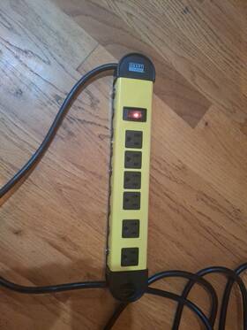 3705692 Smart Electrician 6-outlet Power Strip With 15ft Cord Tested Works