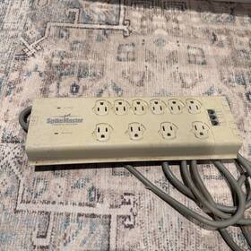Spikemaster 079000330042 Spike Master 10 Outlet Surge Protector And Cord Manager - Rare