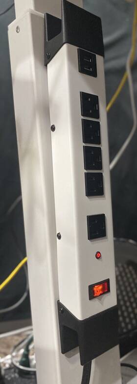 57252 U.s. General 5 Outlet Heavy Duty Magnetic Power Strip Metal Housing Garage Auto Shop Jobsite