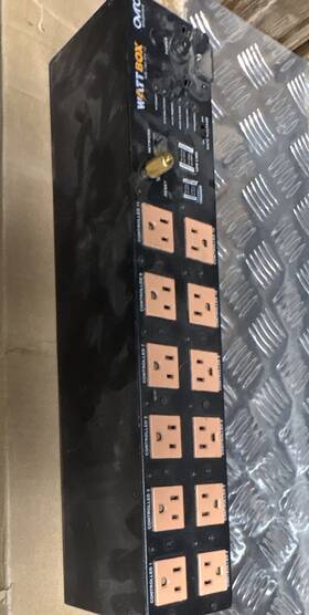 Wattbox Wb-150-12 12-outlet Controlled Power Strip Surge Protector 120v