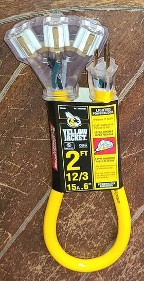 64824501 Woods Yellow Jacket 2ft Lighted Powerblock With 3 Outlets #64824501