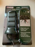 Utilitech 3-OUTLET Power Stake With Hinged Covers Green #0130337 Outdoor Nib. Fixed Price $14.39.