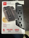 Globe Electric 6-OUTLET Swivel Surge Protector 2100J 1200W Wall Plug. Fixed Price $21.99.