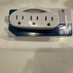 Utilitech, #0242159, 3-OUTLET Lighted Adapter, Amp, Ships From Usa. Fixed Price $8.02.